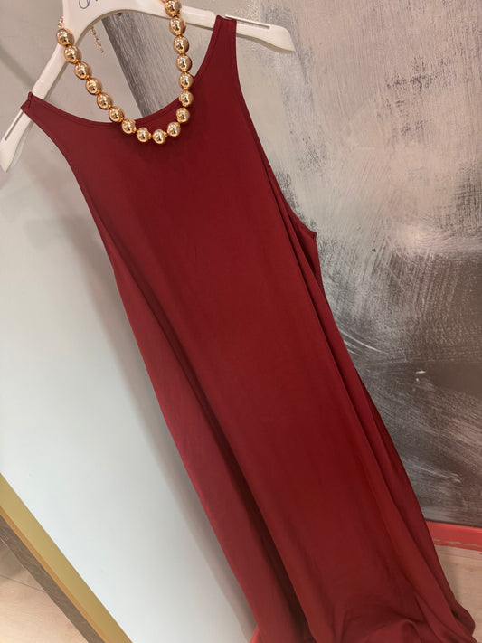 ABITO BORDEAUX TENSIONE IN