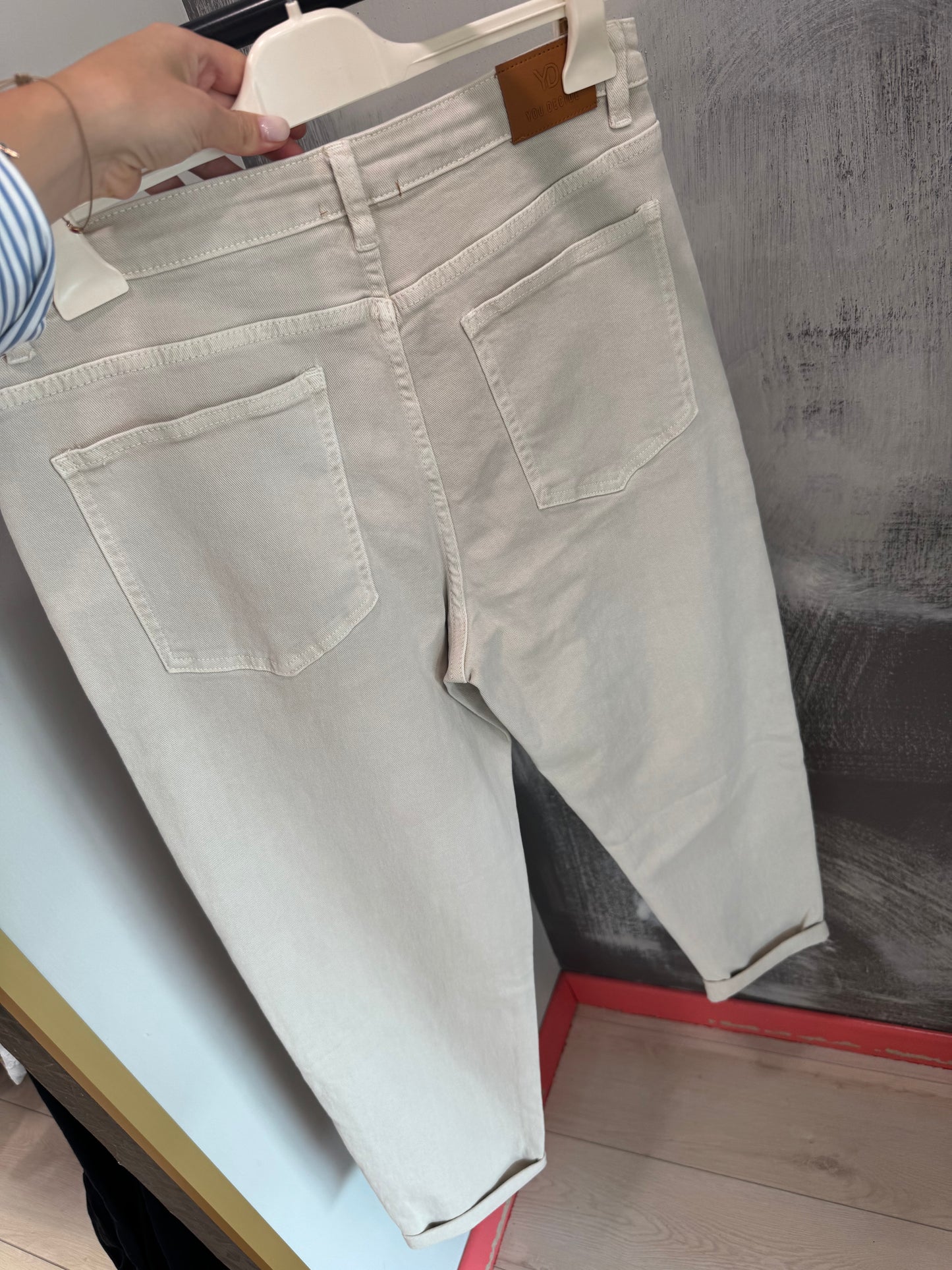 JEANS MOM YOU DECIDE