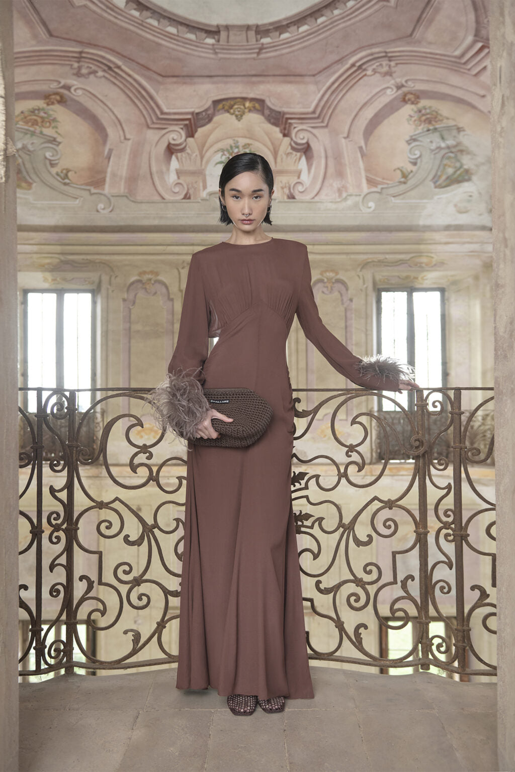 ABITO MARRONE SO ALLURE