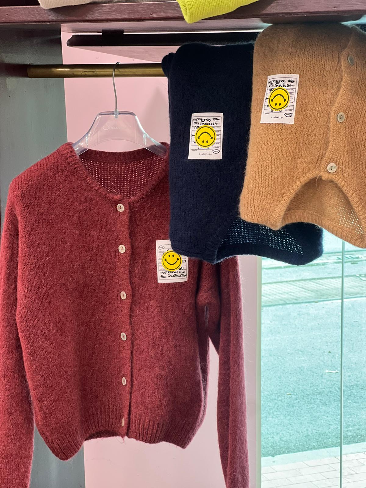 CARDIGAN PATCH SMILE DONT WAIT