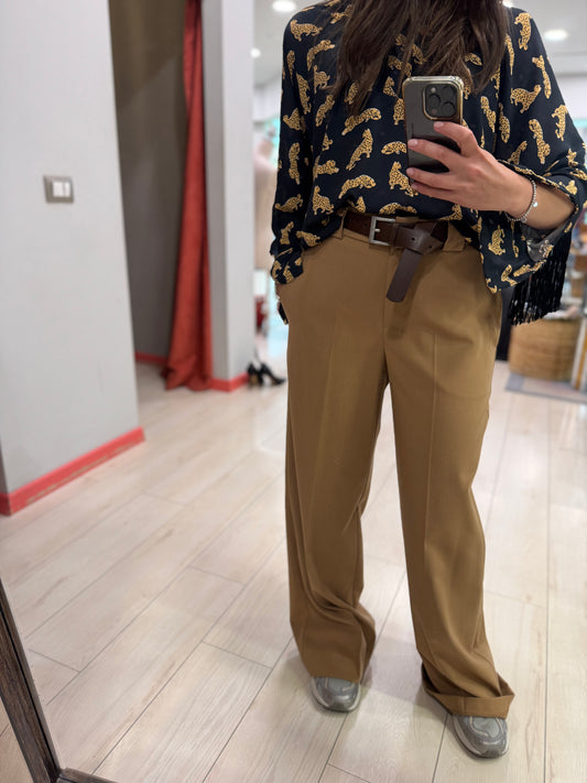 PANTALONE CON ELASTICO  DIETRO TENSIONE IN