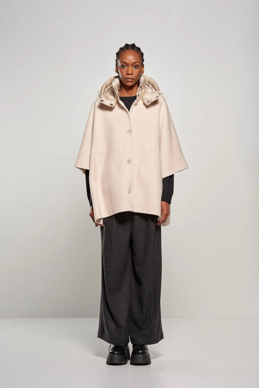 MANTELLA IN LANA CON CAPPUCCIO