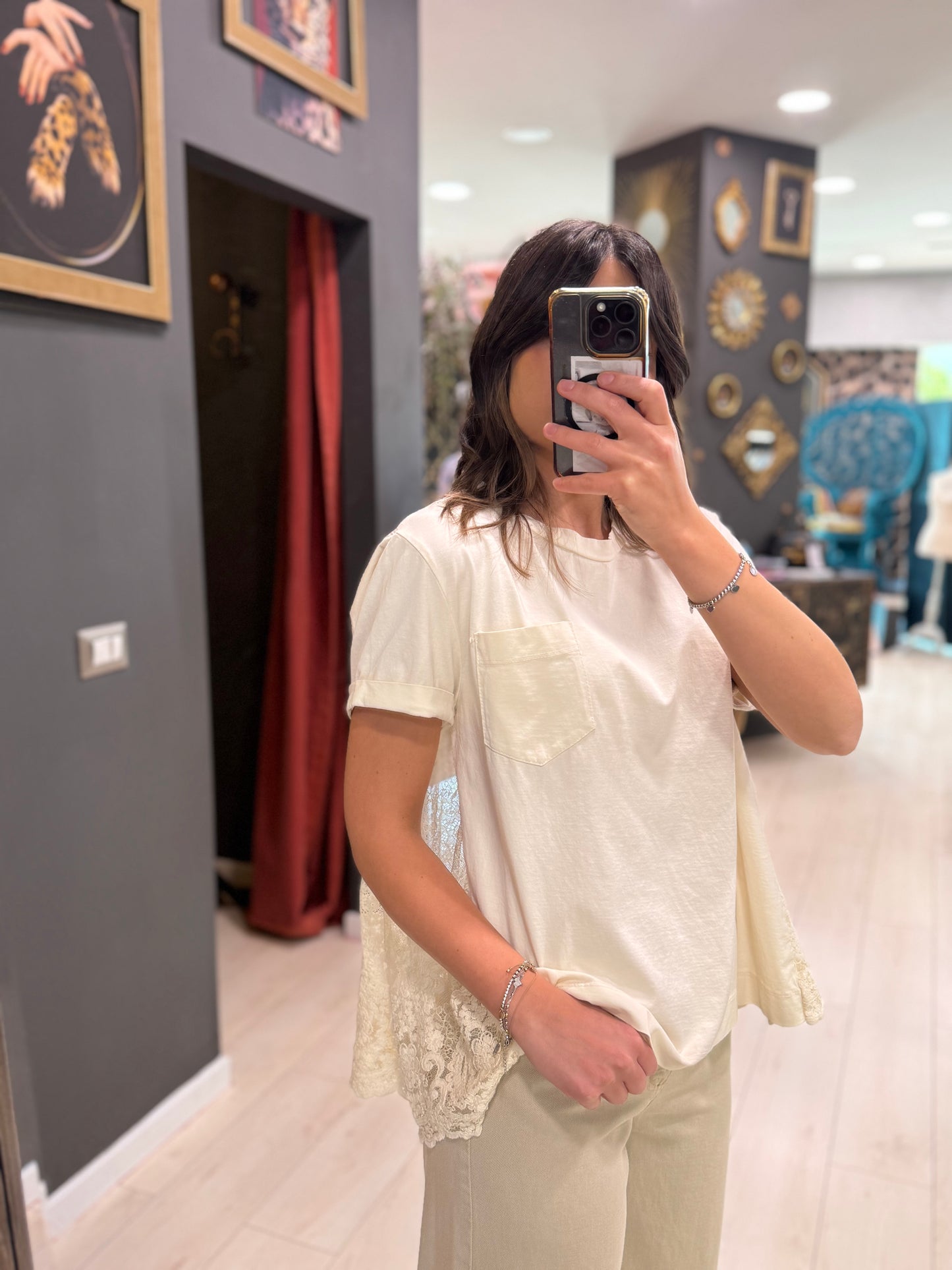 TSHIRT BEIGE CON PIZZO SOUVENIR