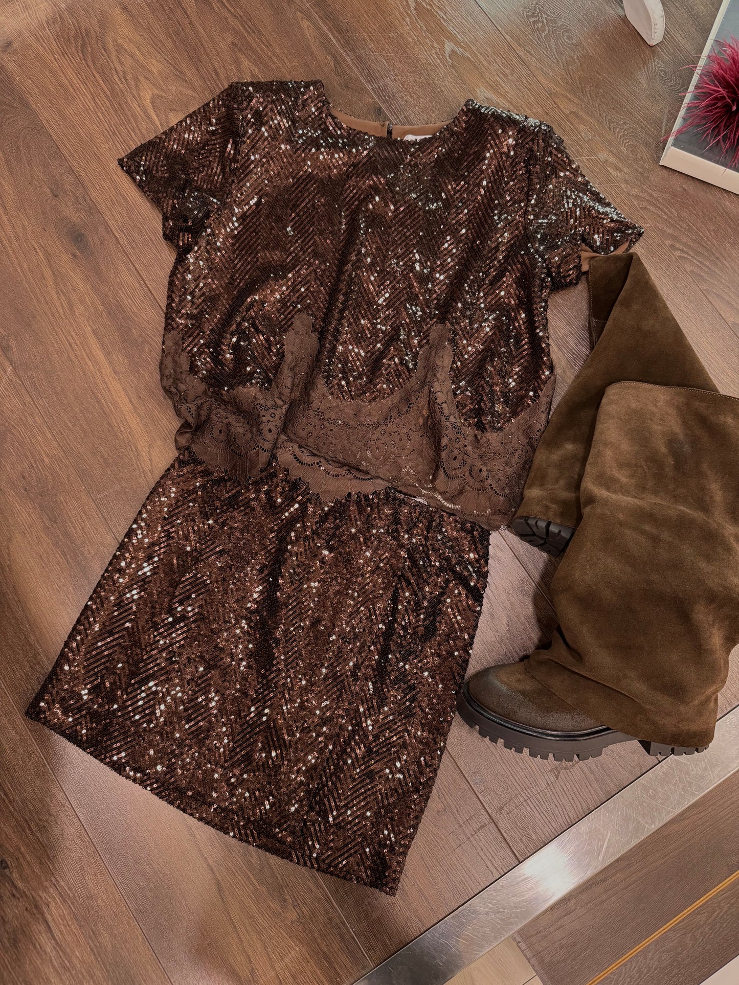 GONNA PAILLETTES MOTEL