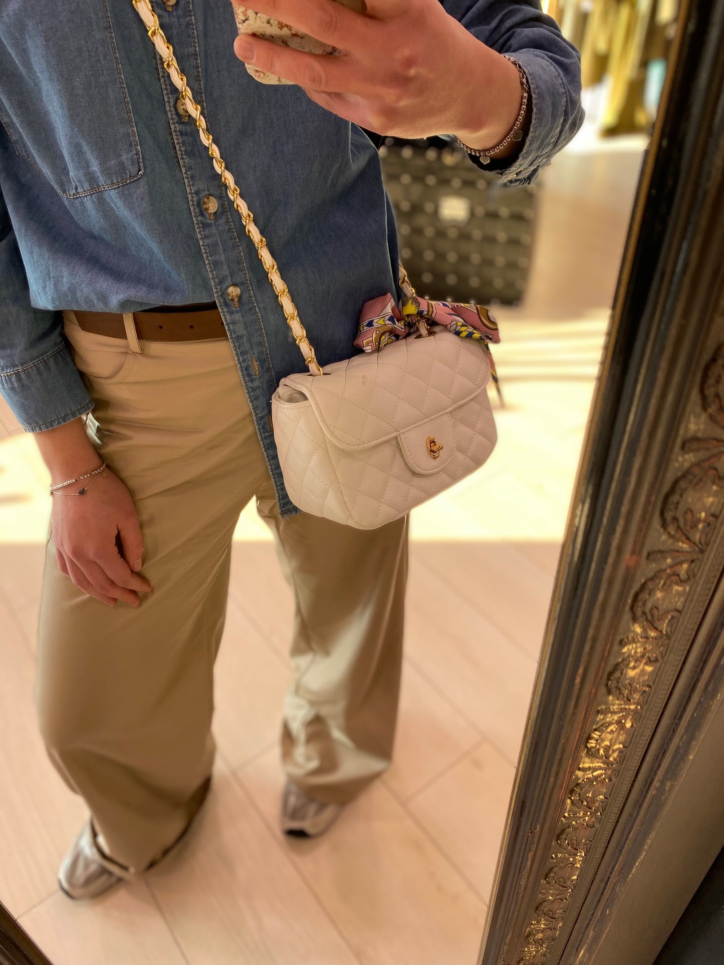 BORSA CHANEL CON FOULARD