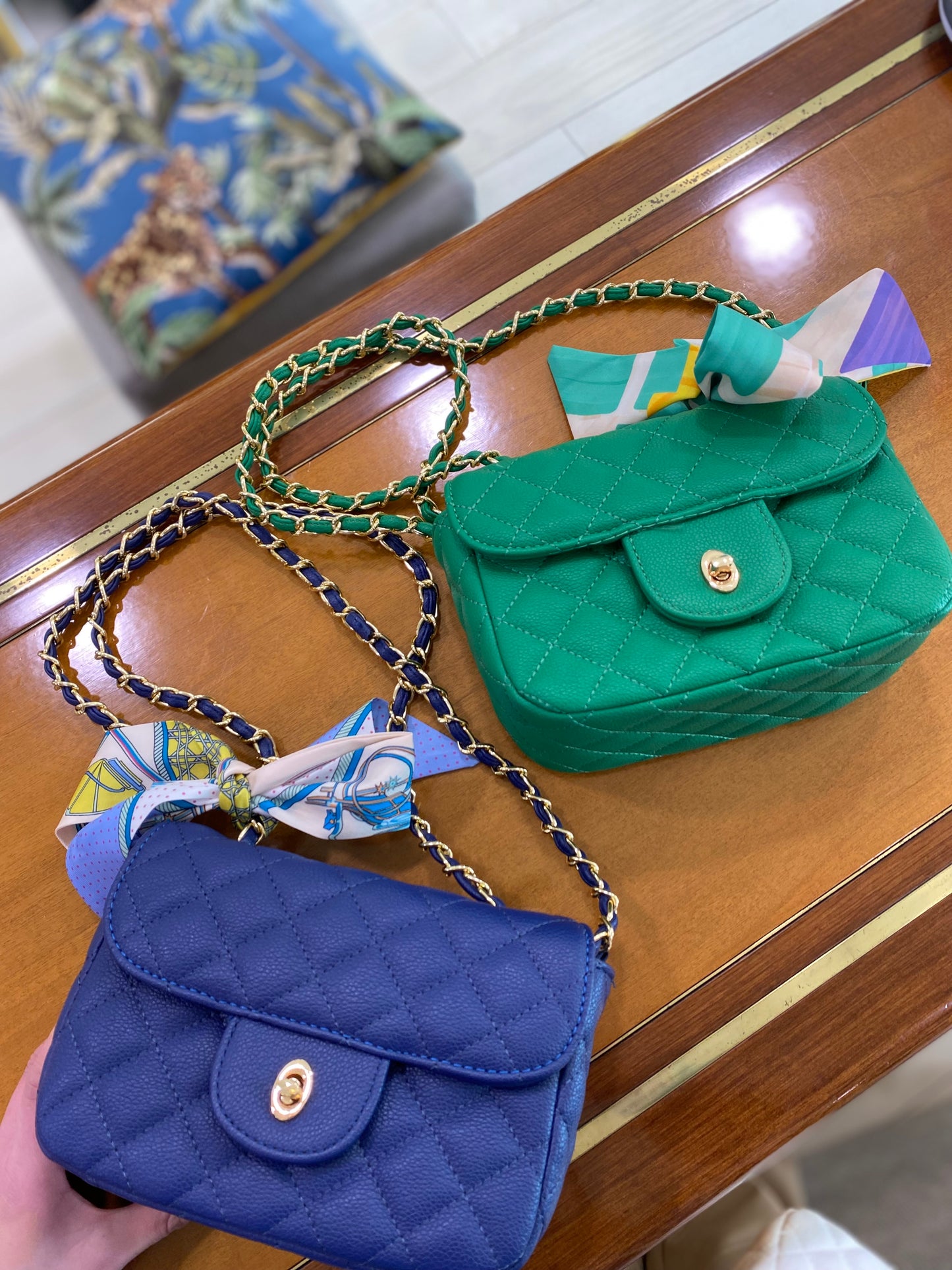 BORSA CHANEL CON FOULARD