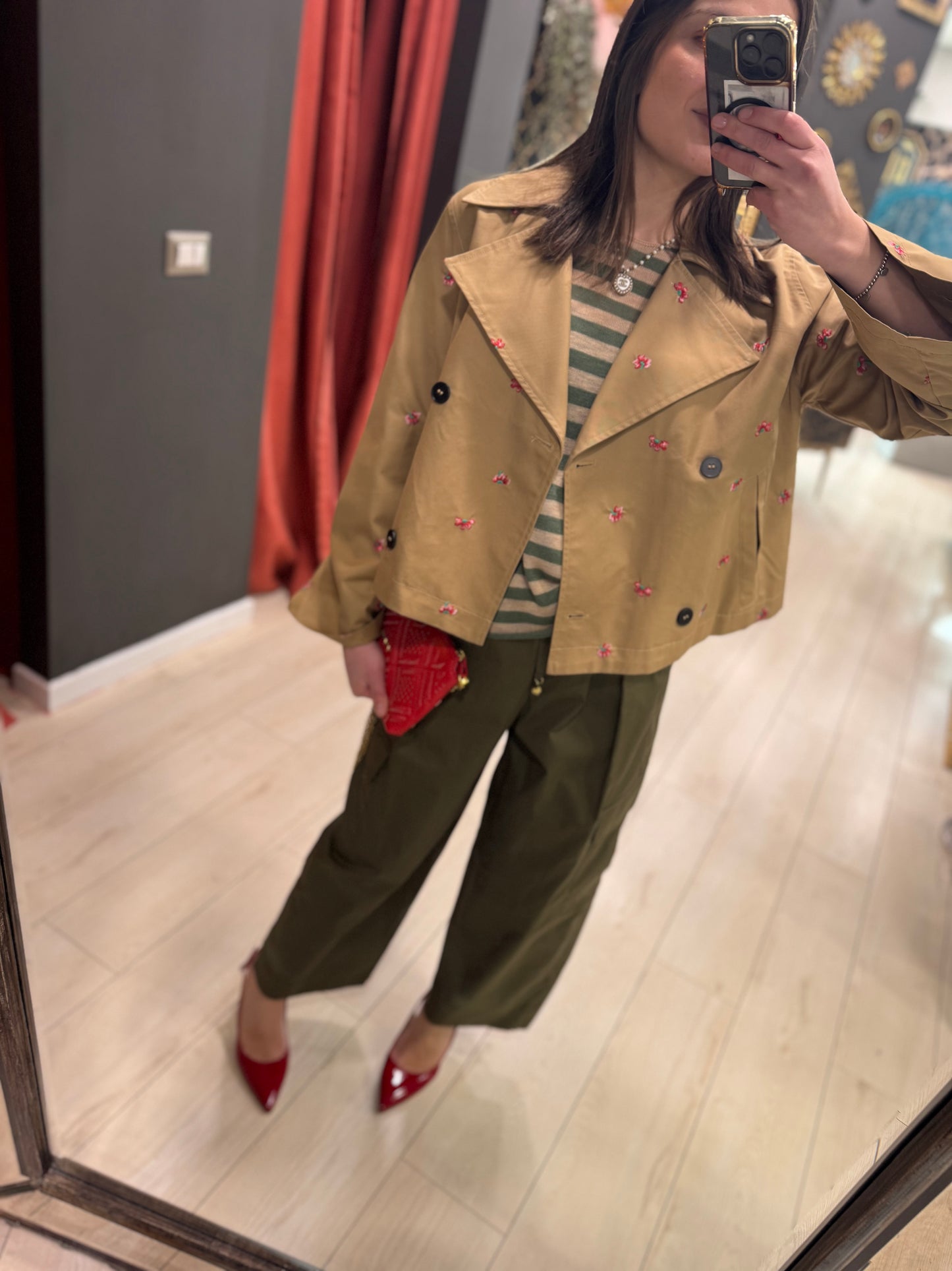 TRENCH CORTO CON RICAMI SOUVENIR