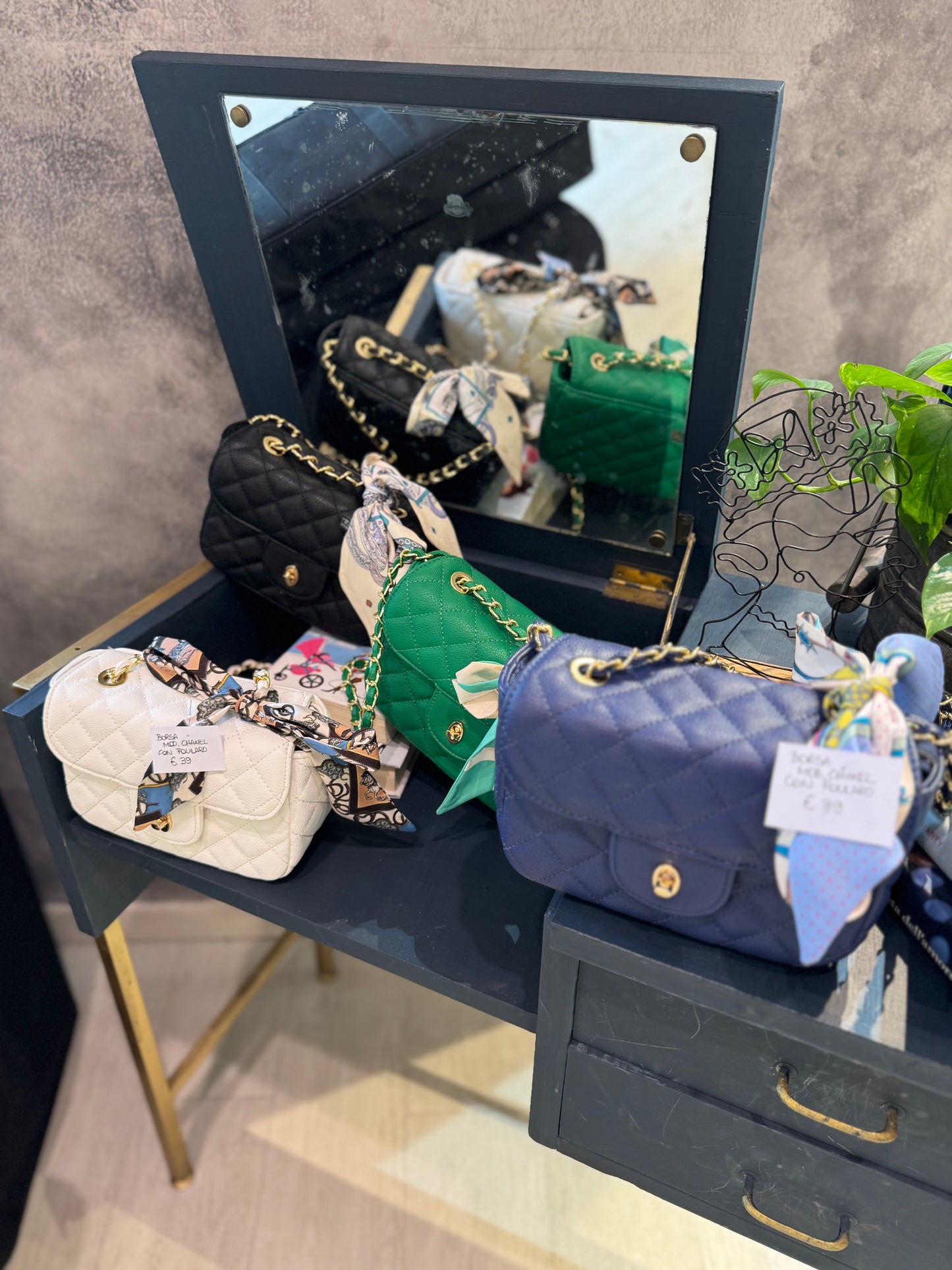 BORSA CHANEL CON FOULARD