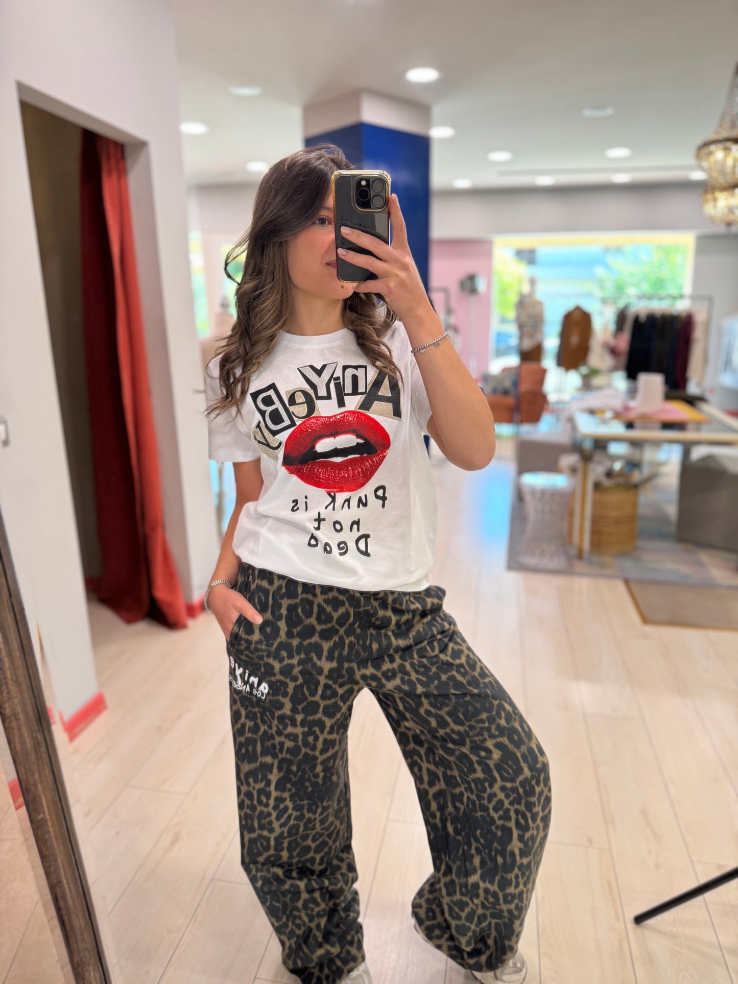 T-SHIRT BIANCA SCRITTA PUNK ANIYE BY